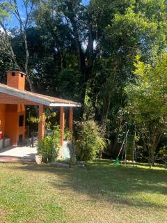 CASA COM 5 QUARTOS, QUINTAL GRANDE E CHURRASQUEIRa - 4