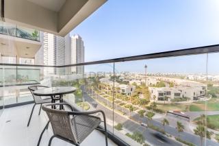 Conveniently Located Minutes from Dubai Hills Mall, Park, Golf Club, and Essential City Landmarks 1BR with Premium Facilities, Damac Hills Golf Vita A, Damac Hills 1 by Deluxe Holiday Homes - 4