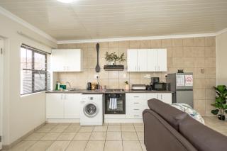 La Bella Vida Self Catering Apartments - Bellville - 2