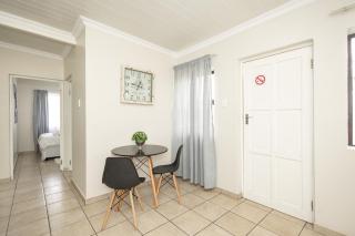 La Bella Vida Self Catering Apartments - Bellville - 2