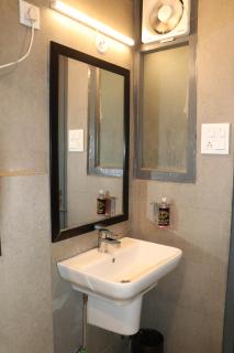 Tipsyy Inn Suites 003 - Gurgaon - 8