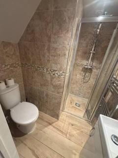 Family Home in Residential Area, No Parties - 9