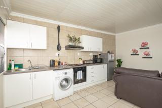 La Bella Vida Self Catering Apartments - Bellville - 1