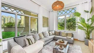 The Palm Jumeirah Shoreline Living l 3BR Elegant Resort Style Entire Home l Beach Access - 2