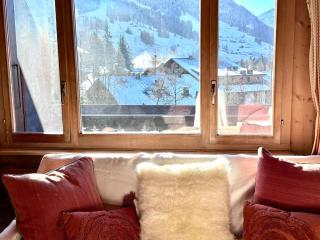 4-bedroom Chalet in the Heart of Gstaad - 4