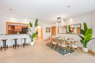 The Palm Jumeirah Shoreline Living l 3BR Elegant Resort Style Entire Home l Beach Access - 9