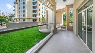 Palm Shoreline Elegance with Gym, Pool & Beach Access - 1