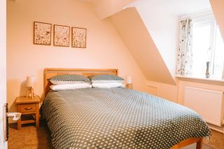 Detached Cottage with Hot Tub - Rowde - 5