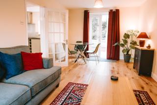 Detached Cottage with Hot Tub - 2