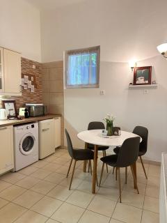 NEW - Golden Central Budapest Apartment - 5