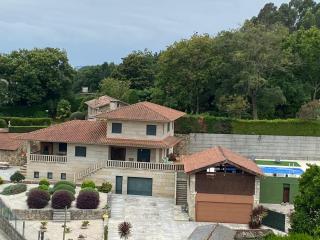 Chalet con piscina - Tabagón - 0