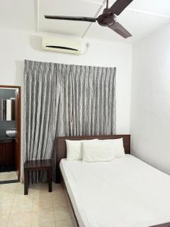 Bony's Holiday Inn Negombo - Negombo - 4