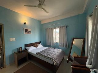Spacious 2BHK Residential Flat with Scenic Vibe - 8