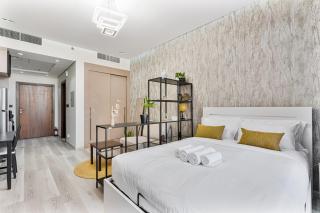 Sunny Studio with Pool, Near Silicon Central Mall - 9