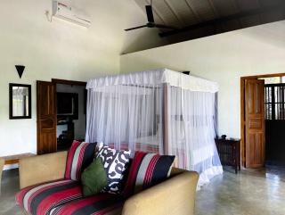3-Bedroom Lakeside Villa with Pool in Ahangama - Ahangama - 1
