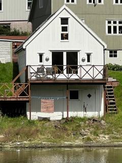 Cottage by the waterfront - Vestmanna - 0
