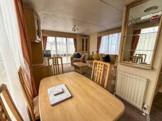 Superb 6 Berth Caravan At St Osyth Beach Holiday Park In Essex Ref 28062Fv - 5