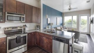 Landing Amazing 1BD Gym Yoga Studio - 4