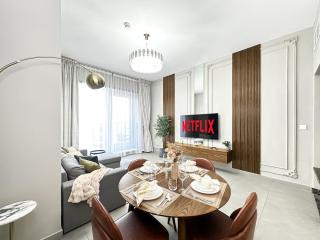 Refined Living - 1BDR Escape w Marina Views - 3