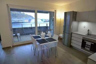 10 out 10 Waterfront Perfection - Lii - 4
