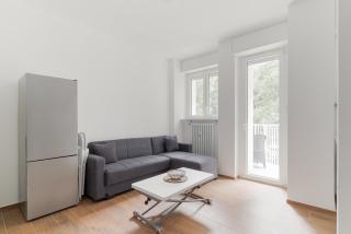 GuestHost - Bright & Comfy Apartment in Corvetto - 0