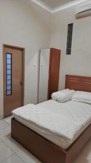 House of Felix - Surabaya Guest House - 2