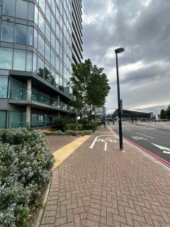 High Rise En-suite Room With Gym And Free Parking in Royal Docks Excel E16 London - 2