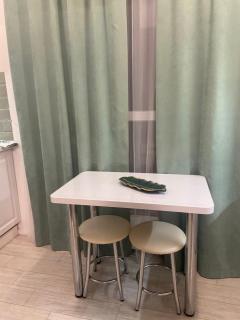 Greenroom - 8