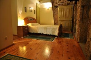 casa do meio da vila suites - 9