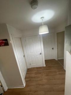 3 beds in a 2 bedroom G- level apartment near city centre Glasgow - 1