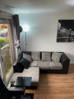 3 beds in a 2 bedroom G- level apartment near city centre Glasgow - 9