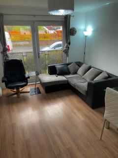 3 beds in a 2 bedroom G- level apartment near city centre Glasgow - 8