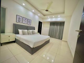 Executive stay in Elysium Tower opposite Centaurus Mall - 5