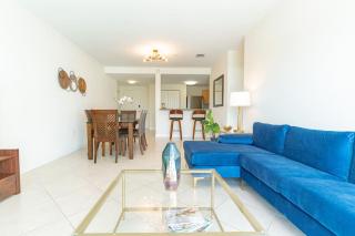Large Apt, Parking, Split King Bed, Washer & Dryer - Miami - 3