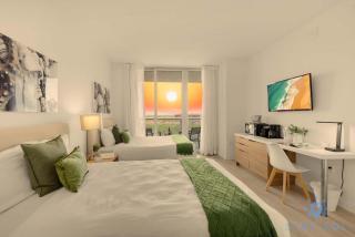 Unique 2BR Apartment Gym & Pool - Hallandale Beach - 7