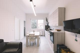 Tosa Apartment - Free WiFi, Air Conditioning & Private Parking - Imola - 9