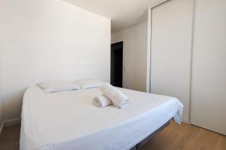 Penthouse with Large Terrace AC Parking and Close to Shops -BENAKEY - 3