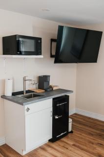 The Loyalist Inn & Suites - 6