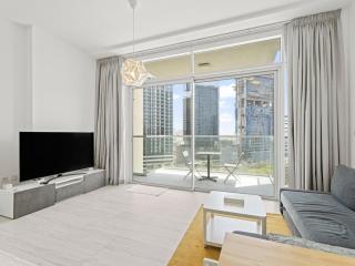 Cozy Urban Retreat Hameni Tower Studio - 5