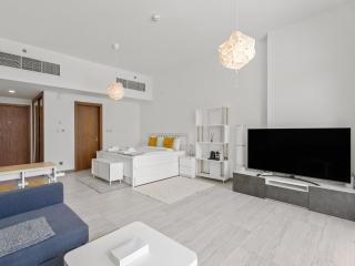 Cozy Urban Retreat Hameni Tower Studio - 4