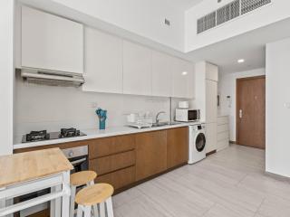 Cozy Urban Retreat Hameni Tower Studio - 3