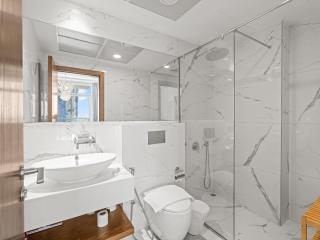 Cozy Urban Retreat Hameni Tower Studio - 1