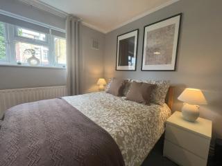 Stylish & Spacious 3BR Flat Near Stockwell - 7