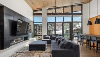 Elegant Snowmass Penthouse with Rooftop Perks - 0
