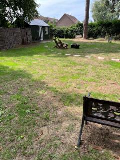 Tiny home in Grade 1 listed church garden - Dunham - 7