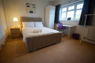 Stunning 7-Bed Home in Lichfield - Lichfield - 8