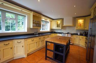 Stunning 7-Bed Home in Lichfield - Lichfield - 4