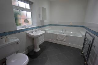 Stunning 7-Bed Home in Lichfield - Lichfield - 2