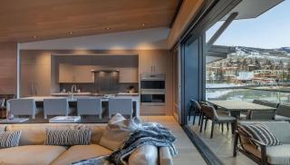 Elegant Mountain Penthouse with Slope Access & Hea - 8