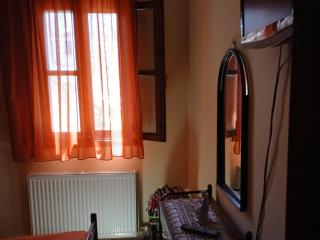 Avgonima Family's Rooms Grandfather Michalis - 2